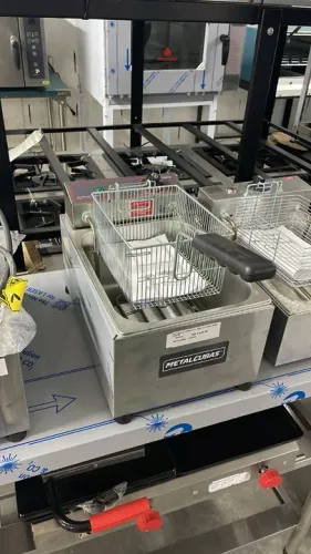 Fritadeira elétrica 5 litros 1 cuba - Metalcubas