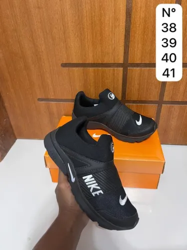 Tênis Nike slip on Masculino