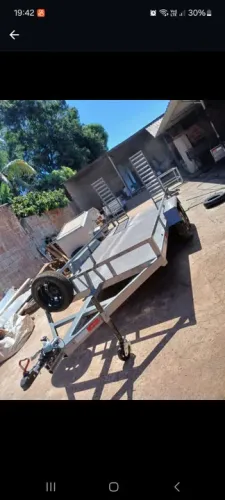 Carretinha pra puxar carro ,camionete. 