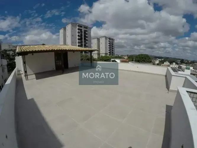 Cobertura 5 quartos com 4 vagas de garagem no Bairro Ouro Preto.