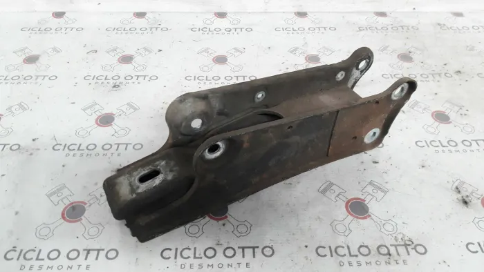 Suporte Do Amortecedor Traseiro Direito Citroen Xsara Vts
