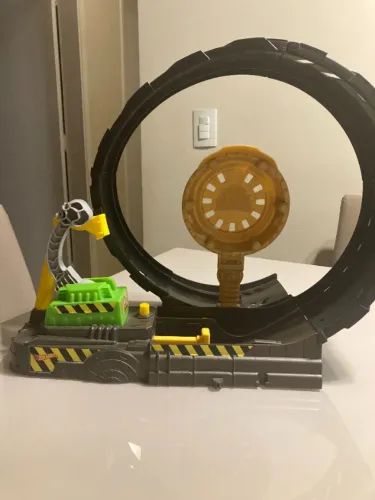 Pista Hot Wheels Monster Truck Looping 