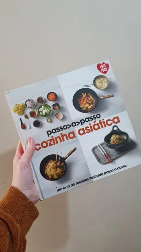 Livro de receitas culinária asiatica capa dura