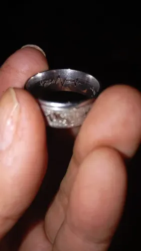 Anel de Prata com Detalhes em Pedras