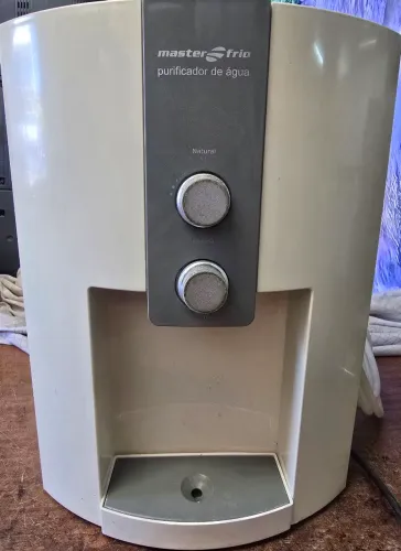 Purificador de agua gelada e natural a compressor Master Frio 127v gelando muito. 