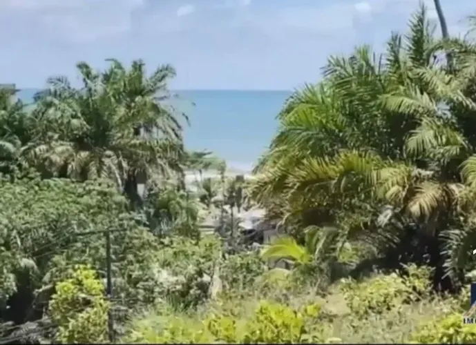 VENDO CASA DUPLEX COM 3/4 NA PRAIA DOS MILIONÁRIOS EM ILHÉUS