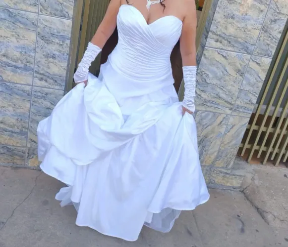 VENDO VESTIDO DE NOIVA