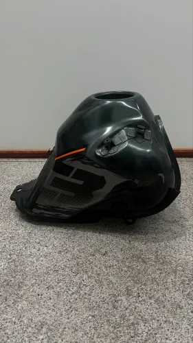 Tanque de combustível xre 300 2021 na cor verde