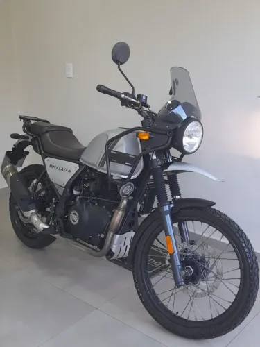 Royal Enfield Himalayan 411 - Prata 2023 - Único dono