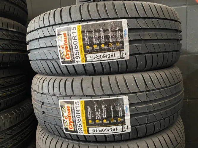 02 pneus Crystone 195/60R15 Remold