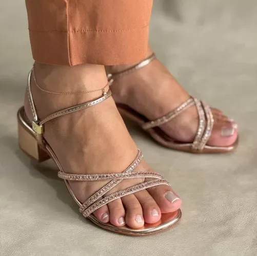 Sandália de salto