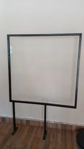 Suporte para fachada de loja