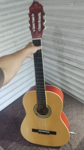 Violão Elétrico funcionando no som, para igreja ou tocar sozinho, regulado por luthier!