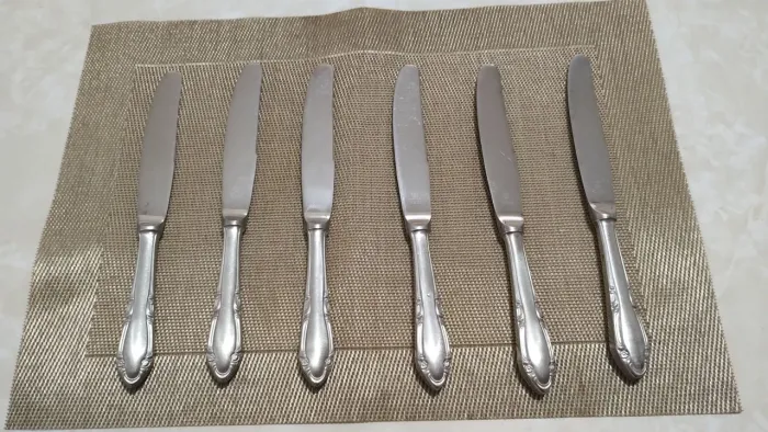 Jogo antigo com 6 Facas de Mesa " Inox Wolf "