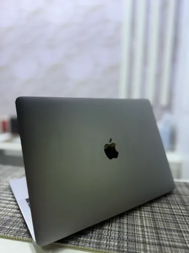 macbook pro 2019 i5