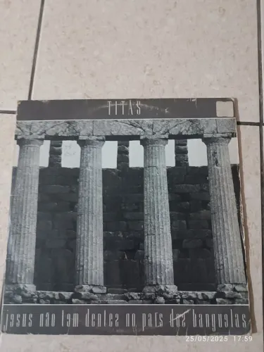 Disco de Vinil TITAS - Jesus Não Tem Dentes No País Dos Banguelas