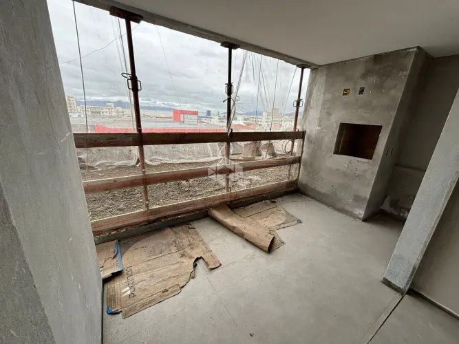 Apartamento com 02 quartos/dormitórios no bairro Campinas, em São José- SC