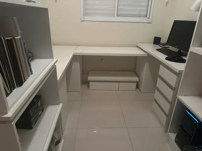Escritório completo MDF ( modular) cor branco. Opção de parcelamento até 12x no cartão. 