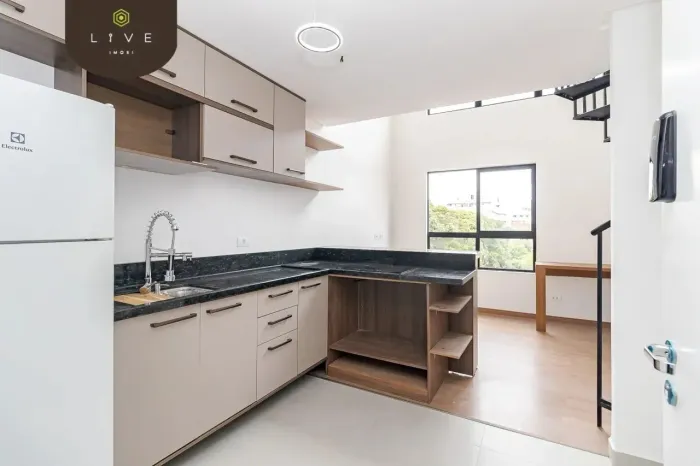 Loft duplex disponível para locação, com 01 suíte, 02 banheiros e 01 vaga de garagem no ba