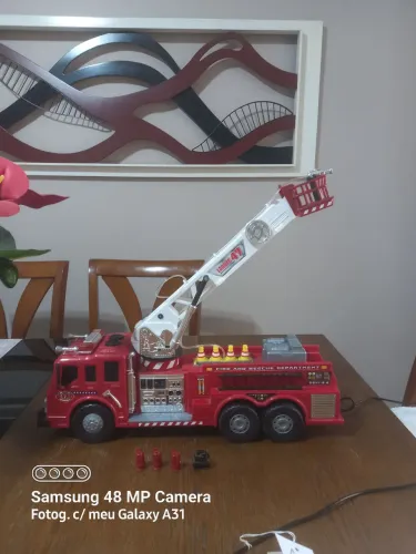 Caminhão corpo de bombeiros 0.70 comprimento x 1.00 altura.