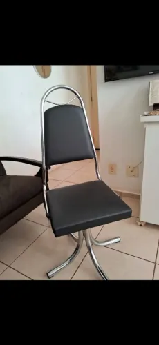 Cadeira giratória pouco uso