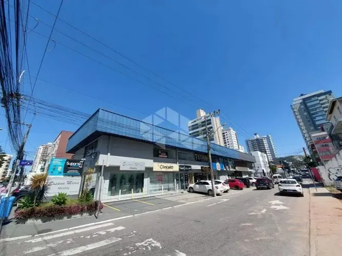 Sala comercial de 30m² para alugar no bairro Kobrasol, São José