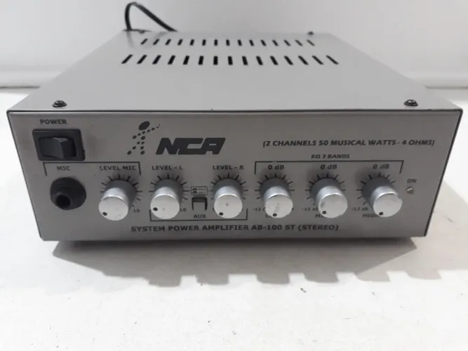 Amplificador NCA Estéreo com 2 Entradas Auxiliar funcionando Com Equalizador de 3 bandas