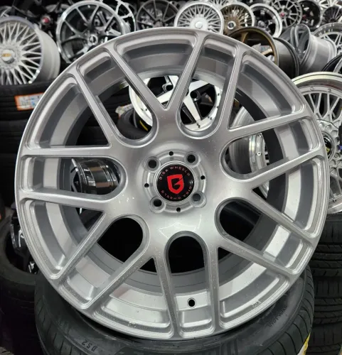 Jogo de rodas aro 18 BBS BTC 4X100