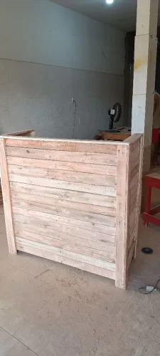 Balcão em madeira rústica