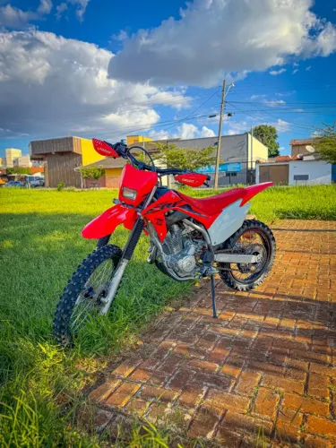 CRF 250F / 2019 / CHEIA DE ACESSÓRIOS 
