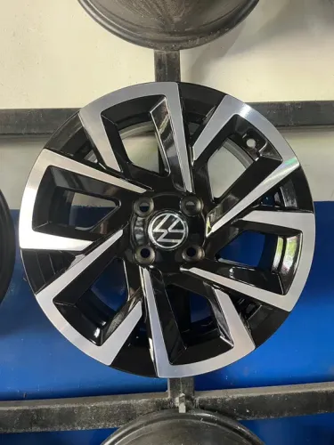 Roda Saveiro aro 15 black diamantada.