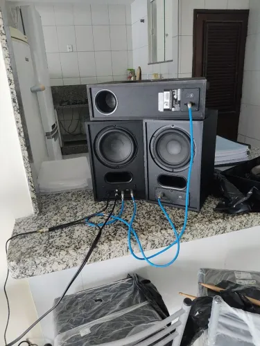 Vendo Caixas JBL ativadas!!