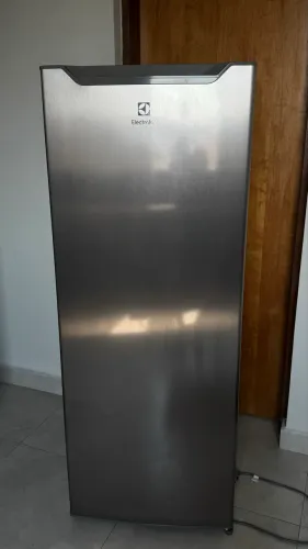 Geladeira Electrolux 213L  MODELO RE21s