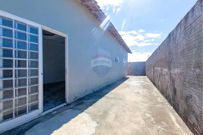 Casa para Locação com 3 Quartos e Garagem Coberta no Bairro São Manoel Leme/SP