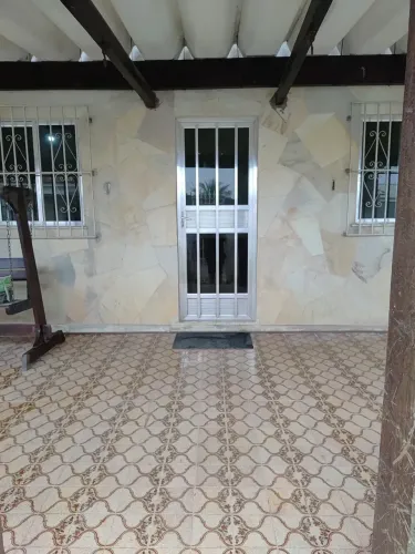 Ótima casa com seis quartos e piscina grande, próximo a Lagoa de Araruama.