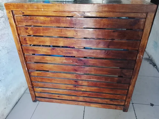 Balcão madeira semi novo pra vender rápido 400