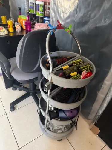 Carrinho auxiliar de cabeleireiro