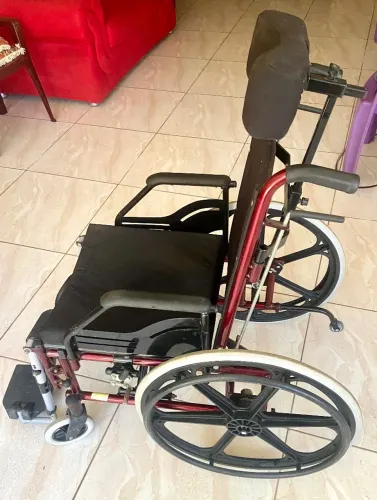 Vendo Cadeira de Rodas Tetra Reclinável da marca Prolife