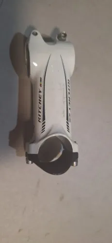 VENDO avanço Ritchey 90mm +- 6°<br>102 gramas<br>R$150,00<br>(Falta 1 parafuso da frente)