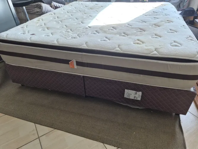 Cama King Size Gazin