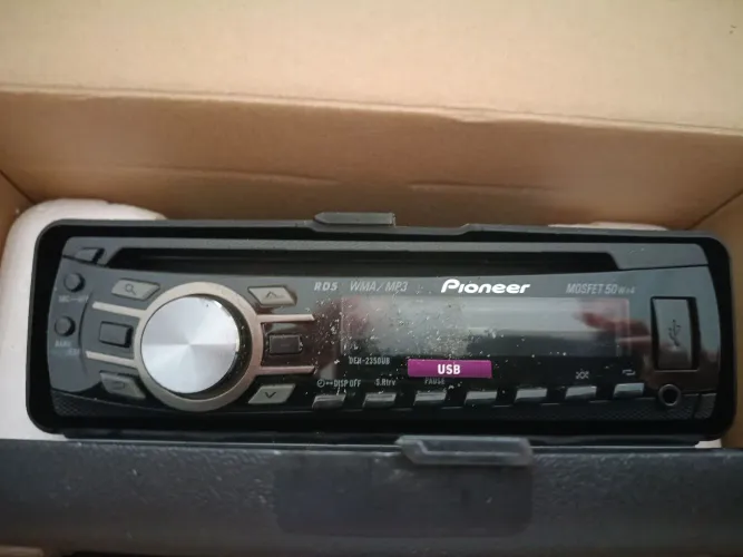 Rádio automotivo Pioneer DEH - 2350UB