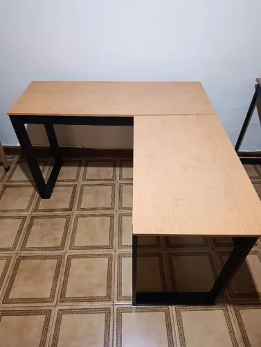 Mesa escrivaninha em L