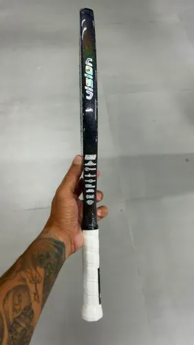 Raquete bit tênis