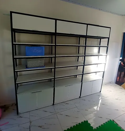 PRATELEIRA PLANEJADA PARA PRODUTOS 