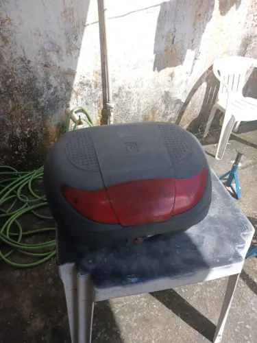 Vendo baú pra moto