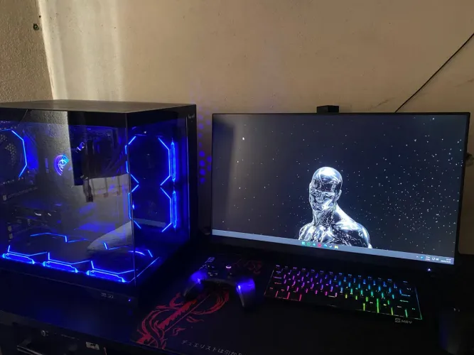 Pc Gamer completo Ryzen 7 5700x RX 9060XT 16GB VRAM 2 meses de uso