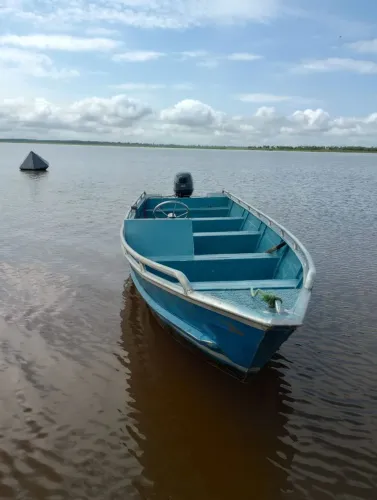 Vendo Canoa de Alumínio e motor Yamaha 40hp