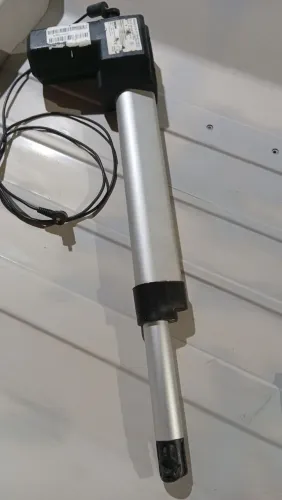 Motor lineador para cama hospitalar