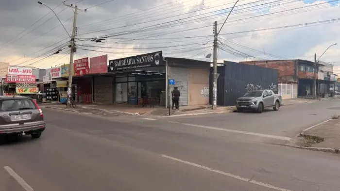 Loja de Esquina na Av. Leste - Antiga Barbearia, em Frente à Bluefit - Ceilândia Norte
