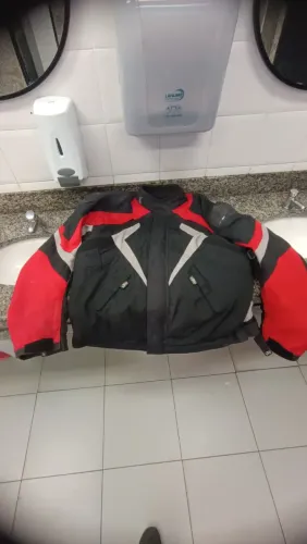 Jaqueta Tutto italiana original (troco por M)